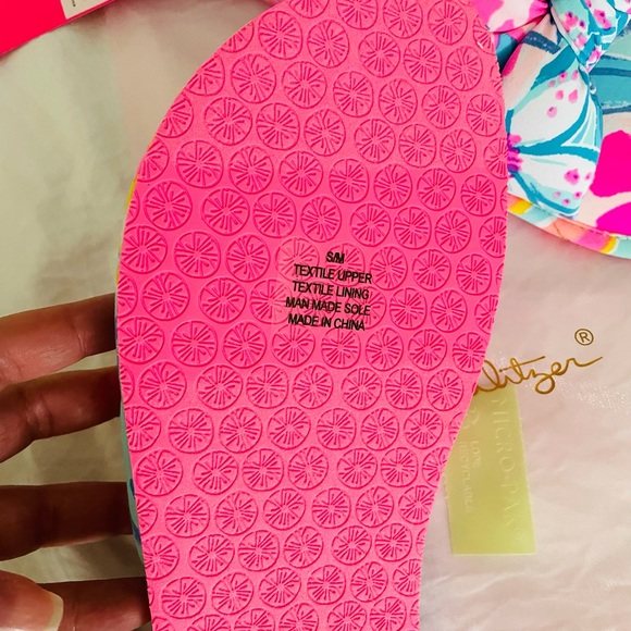 Lilly Pulitzer super comfy slippers - Picture 3 of 4